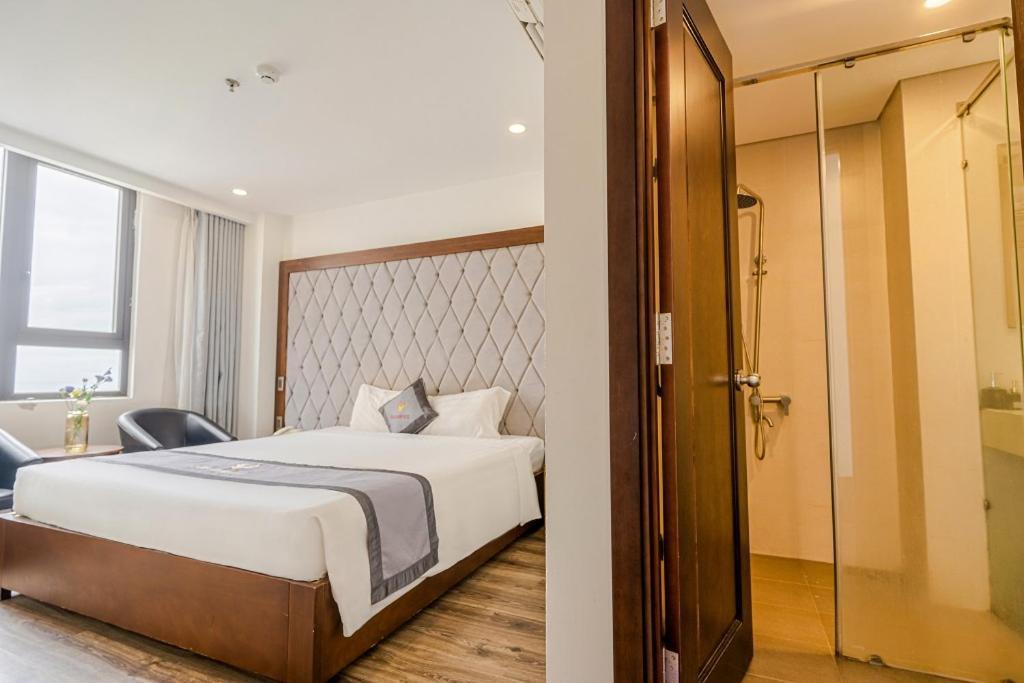 Royal Charm Hotel Da Nang Exteriör bild